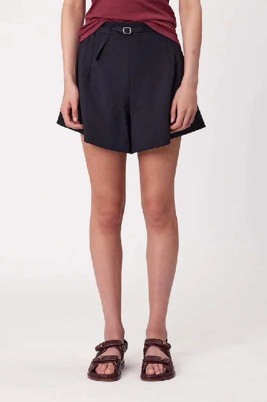 Booty shorts – Very short shorts that focus on accentuating the figure and providing maximum comfort.Remain - Arlo Shorts, Eclipse