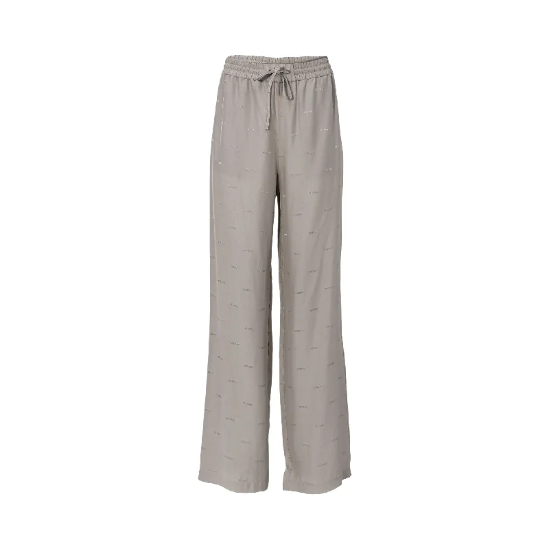 Chinos – Casual, often cotton trousers with a slightly tapered or straight-leg fit, great for everyday wear.Iceberg Ladies Beige Wide-Leg Pants