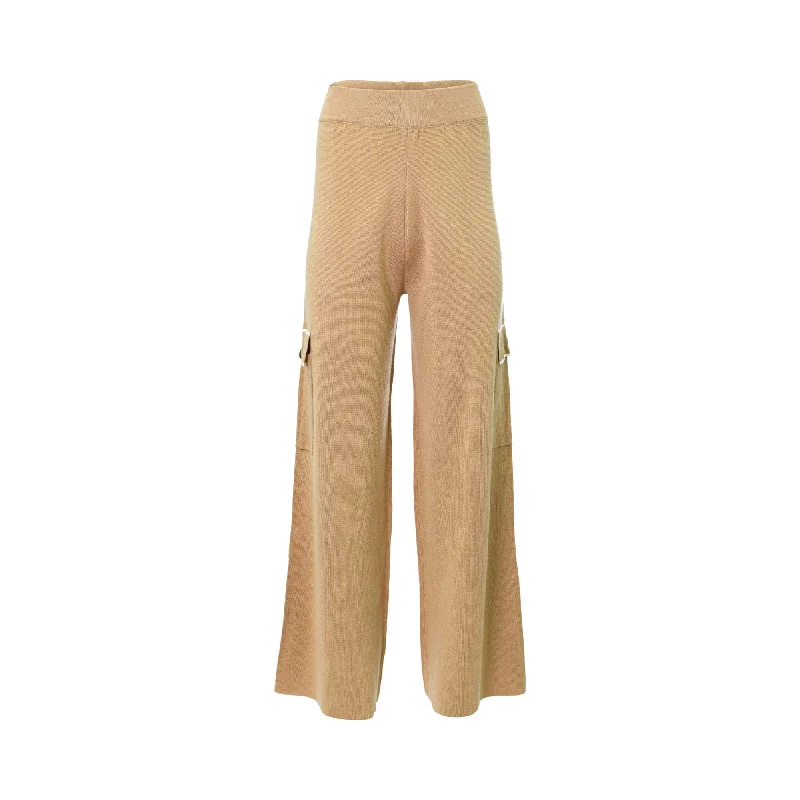 Straight-leg trousers – Trousers with a consistent width from hip to ankle, not tapered or flared.Nenette Women's Noisette Trouser