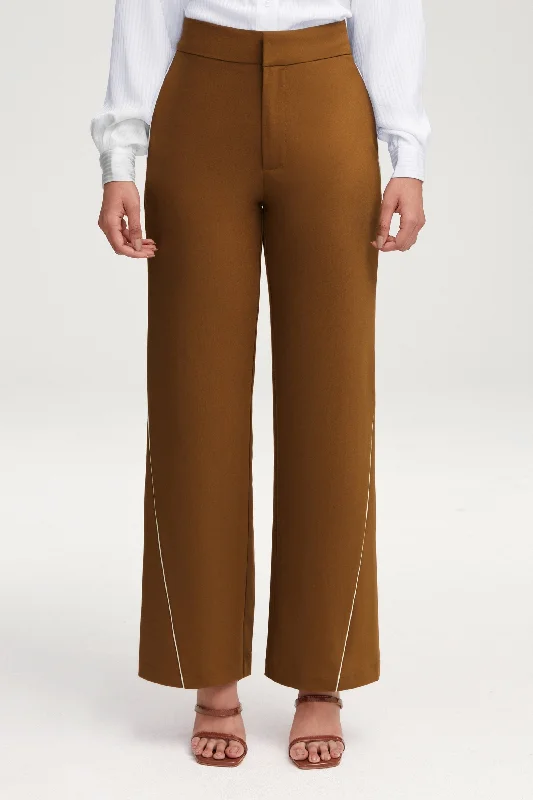 Booty-lifting trousers – Trousers designed with specific stitching or structure to enhance the shape of the rear.Brown Wide Leg Piping Detail Pants