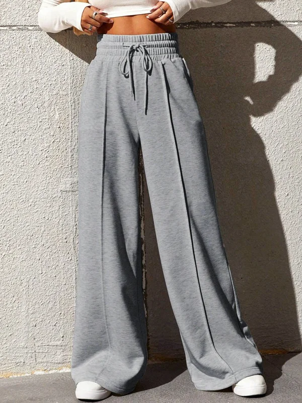 Bootcut trousers – Slightly flared at the bottom, designed to accommodate boots underneath.BerryBetty - City Walk Wide Leg Sweatpants