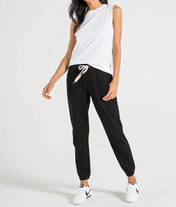 Stretch trousers – Trousers made with a small amount of spandex or elastane for added stretch and flexibility.Derby Jogger In Black