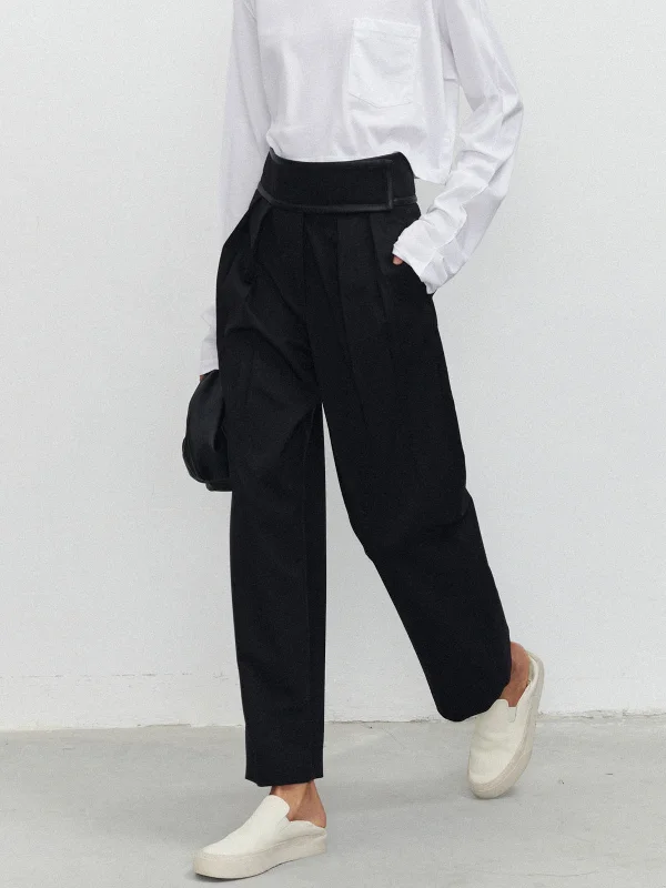 Wide-waistband trousers – Trousers with a thick waistband, often providing a more structured or comfortable fit.BerryBetty - Hook-and-Loop Fastener Velcro Dress Pants