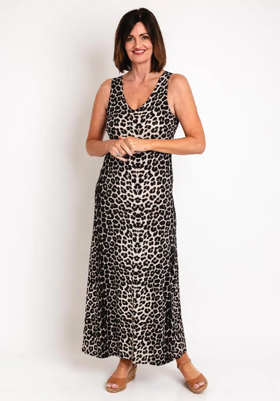 Midi dress – Dress that falls to the mid-calf, giving a balanced, modest, yet stylish appearance.Serafina Collection One Size Leopard Print Maxi Dress, Black