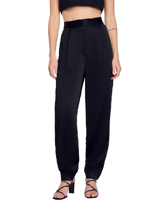 Straight-leg trousers – Trousers with a consistent width from hip to ankle, not tapered or flared.Sandro Pant