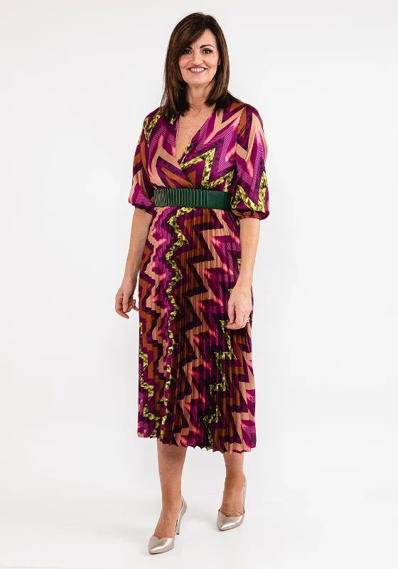 Midi dress – Dress that falls to the mid-calf, giving a balanced, modest, yet stylish appearance.Seventy1 One Size Print Pleat Maxi Dress, Wine Multi