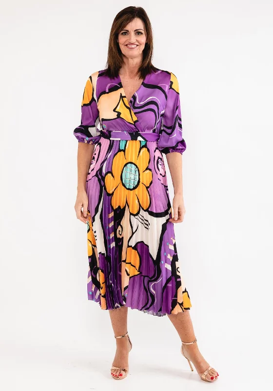 A-line dress – Dress that is fitted at the top and gradually flares out, creating an A-shape silhouette.Seventy1 One Size Print Pleat Maxi Dress, Violet Multi