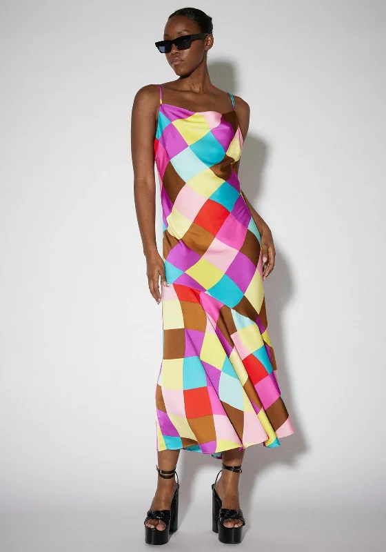 Sheath dress – Form-fitting dress that hugs the body and typically hits just above or at the knee.SOMETHINGNEW Sabrina Print Maxi Dress, Multi