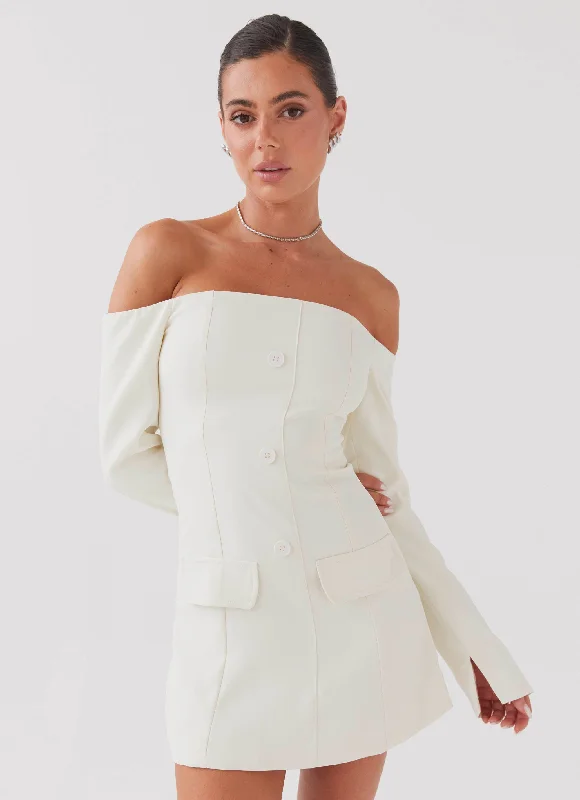 Belted skirt – Skirt that includes a belt at the waist for added detail and definition.Dominique Blazer Mini Dress - Ivory