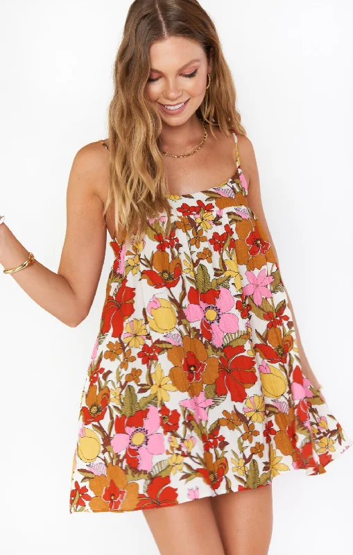 Cargo skirt – Skirt with utility-style pockets, similar to cargo pants.Oasis Mini Dress ~ Far Out Floral