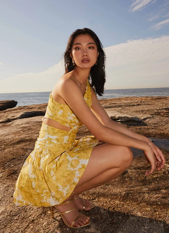 Balloon skirt – Skirt that is voluminous at the bottom and gathered at the waist for a dramatic effect.Sunkissed Hearts One Shoulder Mini Dress - Daffodil