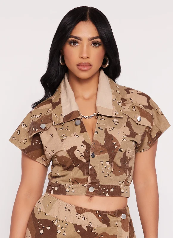 Military-inspired – Features like epaulets or button details that resemble military uniformsCamo Canvas Cropped Jacket