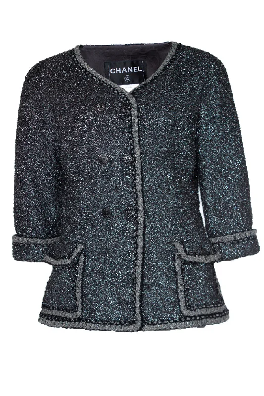 Puffer – Quilted jacket with insulation, often filled with down or synthetic materialMetallic tweed jacket