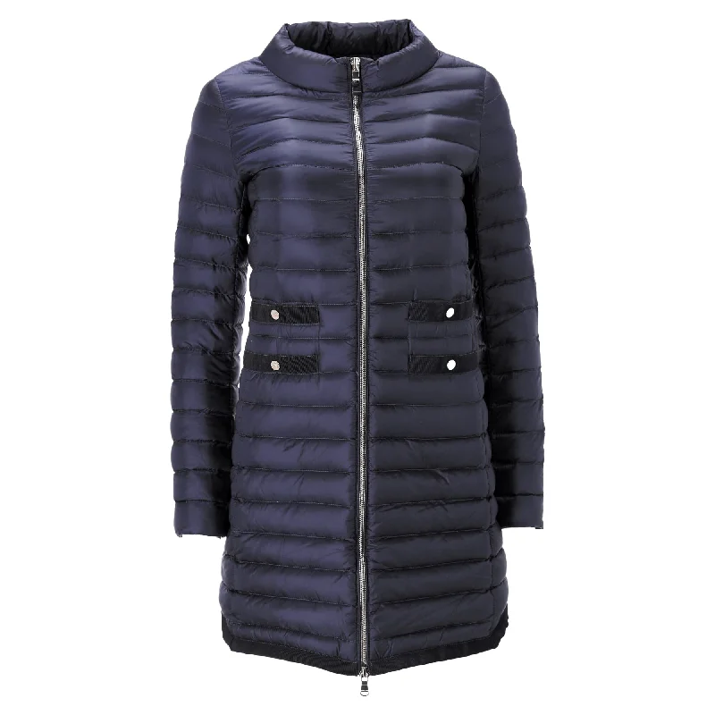 Oversized – Loose, relaxed fitMoncler Aubry Quilted Down Coat in Navy Blue Polyamide