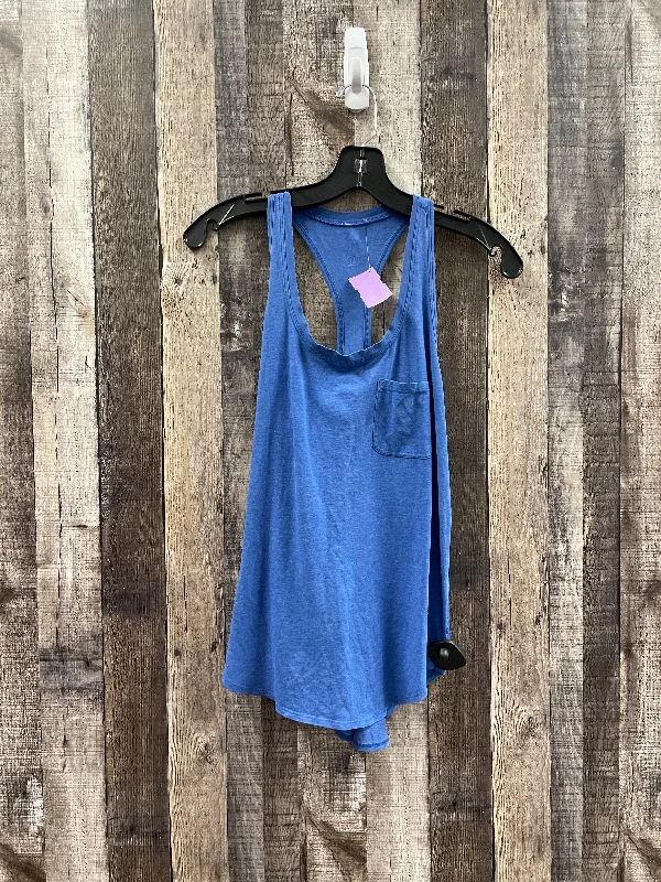 Cropped vest – Shortened length, typically above the waistBlue Athletic Tank Top Lululemon, Size M