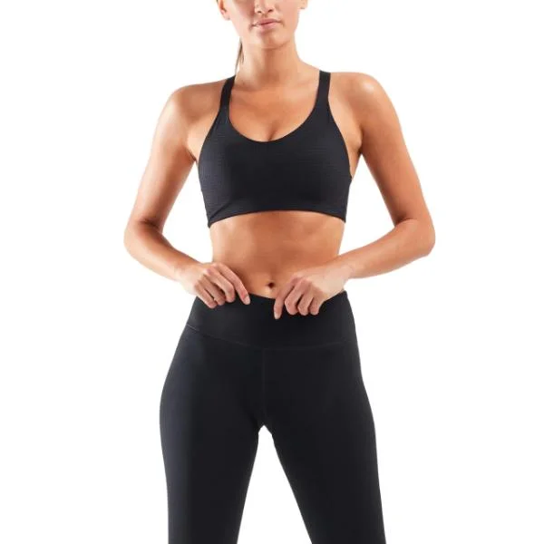 Seamless sports bra – Sports bra made without seams for a smooth, chafe-free fit.2XU - Aero Medium Impact Bra