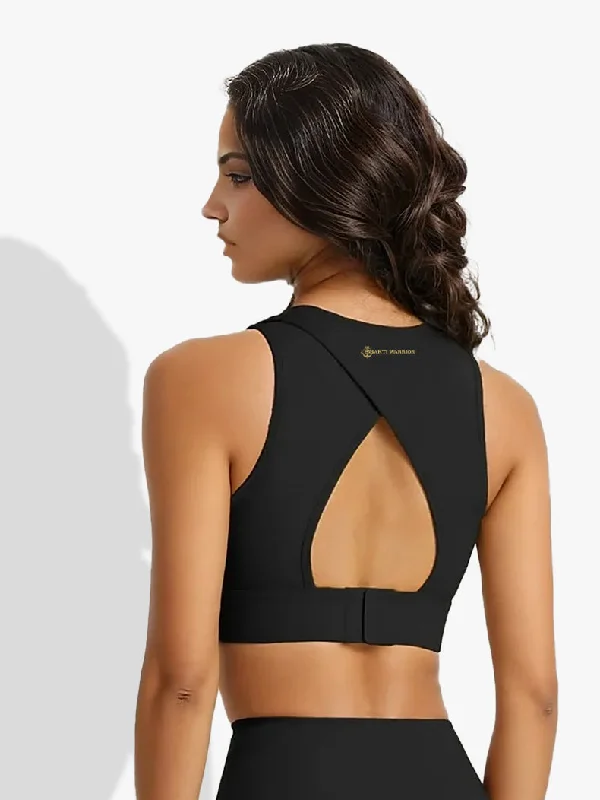 Crossover sports bra – Sports bra with a crossed strap design at the back, offering a stylish and supportive fit.CarbonChic Sports Bra