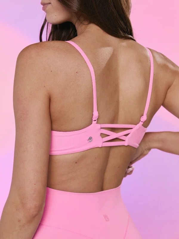 Medium-impact sports bra – Suitable for moderate-intensity activities like cycling or strength training, offering balanced support.Buttercup Sports Bra - Lover Pink