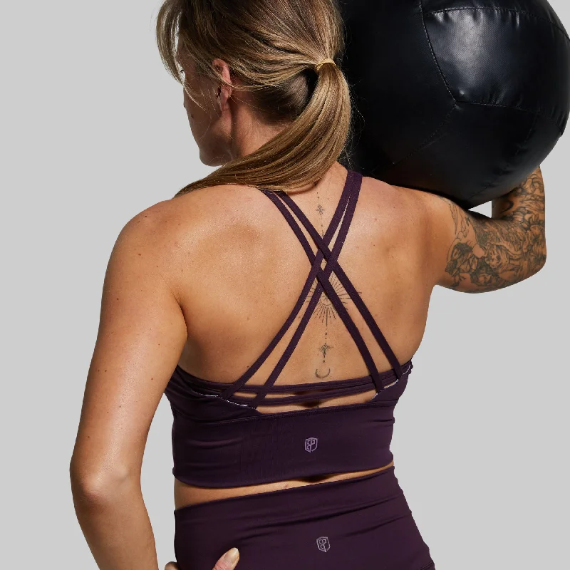 Adjustable straps sports bra – Sports bra with straps that can be adjusted for a personalized fit and comfort.Crossfire Sports Bra (Brand Strength-Plum)