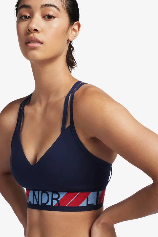 Wireless sports bra – Sports bra without underwire, offering more comfort and flexibility for a wide range of activities.LOTUS SPORTS BRA - NAVY