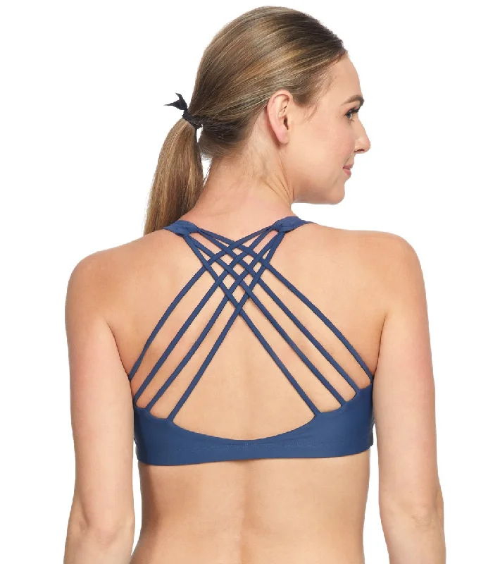 Back-closure sports bra – Sports bra with a hook-and-eye closure at the back for adjustable fit and ease of wear.Onzie Chic Yoga Sports Bra Pebble