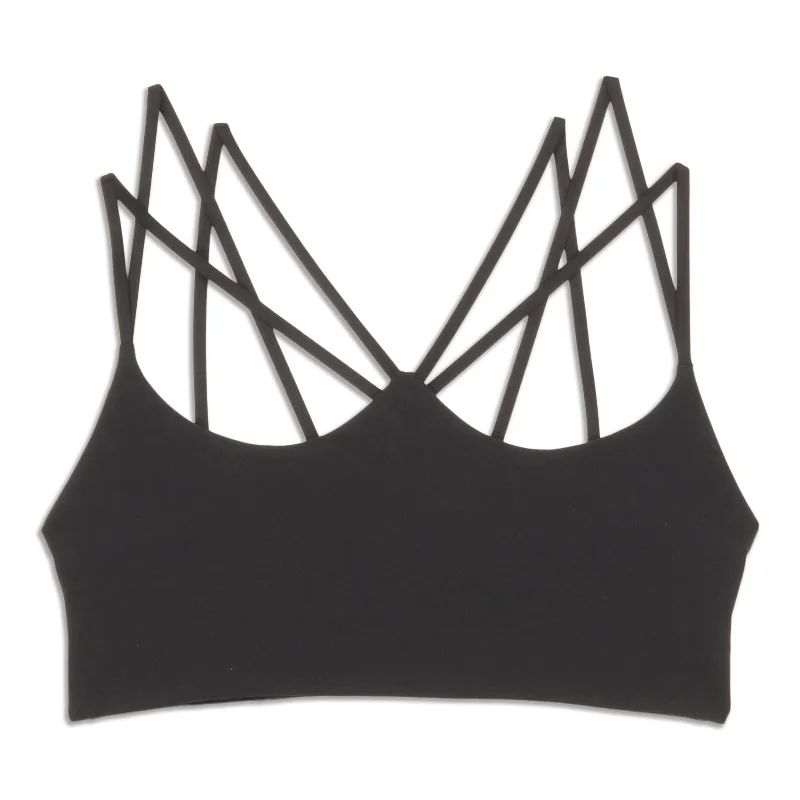 Adjustable straps sports bra – Sports bra with straps that can be adjusted for a personalized fit and comfort.Ribbed Strappy Yoga Bra - Resale