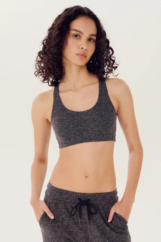 Yoga sports bra – Lightweight and comfortable sports bra designed specifically for yoga, offering gentle support.Sara Airweight Bra