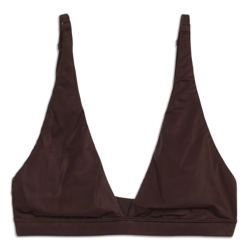 Yoga sports bra – Lightweight and comfortable sports bra designed specifically for yoga, offering gentle support.Wundermost Ultra-Soft Triangle Bralette A–D Cups - Resale