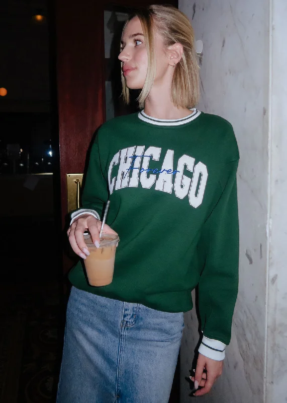 Oversized – Loose-fitting, relaxed silhouetteChicago Forever Embroidered Crew - Green