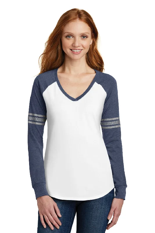 Vented hem – Slits or small openings at the bottom of the T-shirt for a relaxed fitDistrict Womens Game Long Sleeve V-Neck T-Shirt - White/Heather Navy Blue/Silver Grey - Closeout