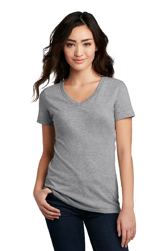 Scoop neck – Wide, rounded necklineDistrict Womens Perfect Blend Short Sleeve V-Neck T-Shirt - Heather Light Grey