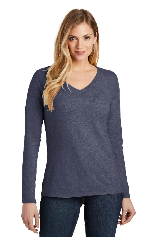 V-neck – V-shaped neckline for a more flattering lookDistrict Womens Very Important Long Sleeve V-Neck T-Shirts - Heather Navy Blue