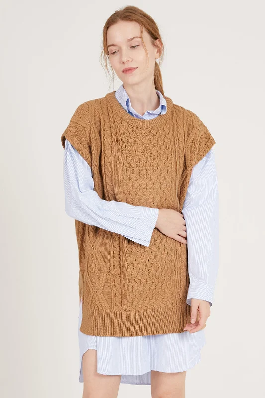 Fitted – Snug, form-fitting styleHarper Oversized Sweater Vest