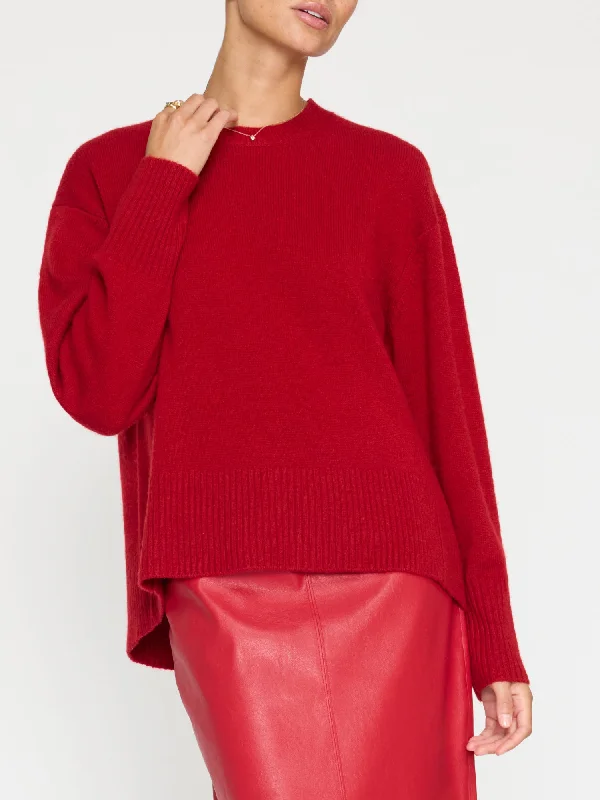 Raglan sleeve – Diagonal sleeve seams that extend to the necklineThe Onda Crewneck Sweater