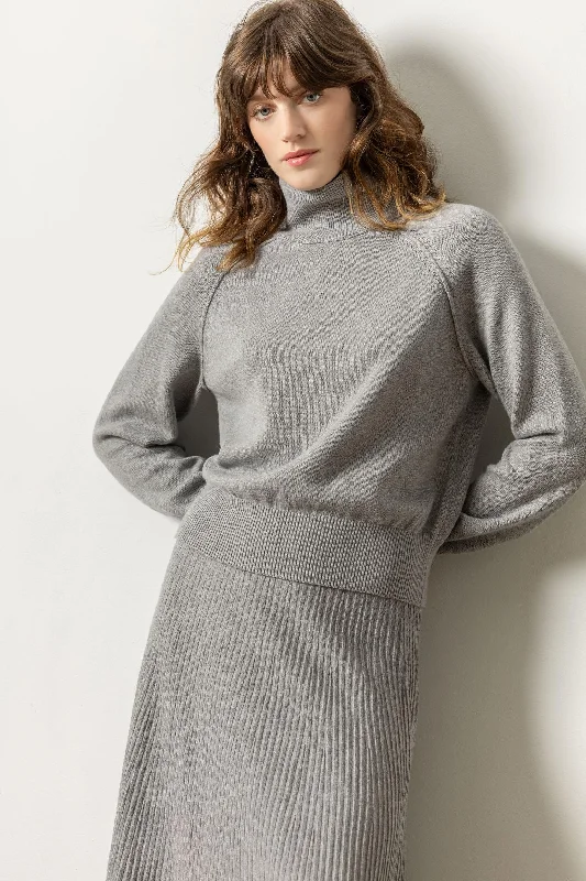 Ribbed – Sweater with textured, vertical stripesRaglan Turtleneck Sweater