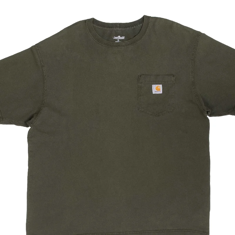 Raglan sleeve – Diagonal seam extending from the underarm to neckline, giving a sporty lookVINTAGE CARHARTT CLASSIC GREEN POCKET TEE SHIRT 2000S SIZE LARGE