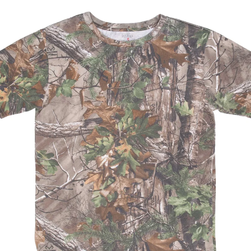 Fitted – Snug, form-fitting styleVINTAGE HUNTING REALTREE XTRA CAMO TEE SHIRT SIZE LARGE