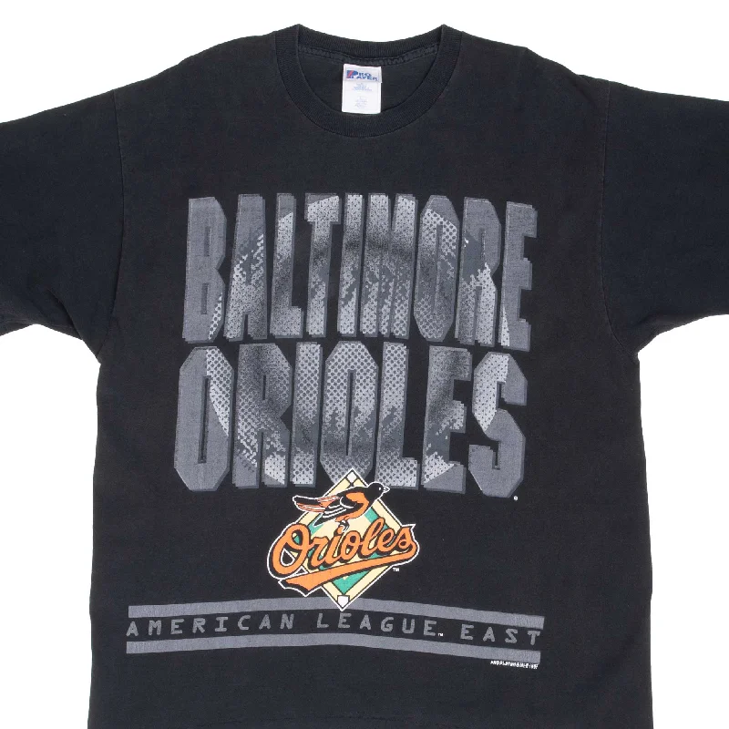 Tie-dye – Colorful, patterned T-shirt created with a tie-dye techniqueVINTAGE MLB BALTIMORE ORIOLES 1997 TEE SHIRT LARGE MADE IN USA