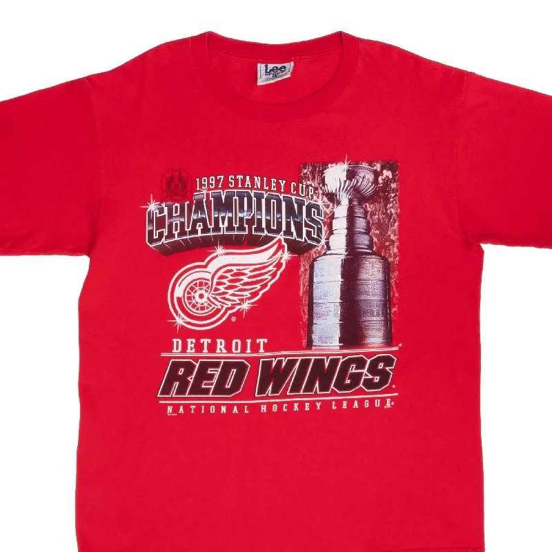 Cotton blend – Mix of cotton and synthetic fabrics for softness and durabilityVINTAGE NHL DETROIT RED WINGS CHAMPIONS 1997 TEE SHIRT LARGE