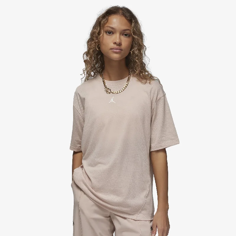 Graphic tee – T-shirt with printed designs, logos, or imagesJordan | WMN'S DIAMOND SHORT-SLEEVE TOP  { PARTICLE BEIGE