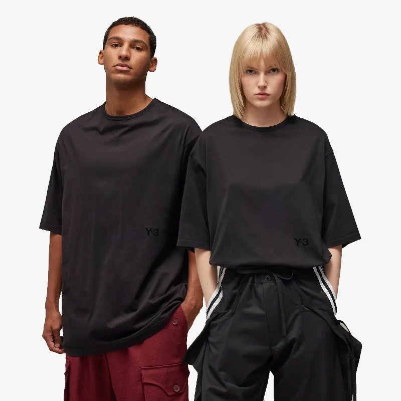 Plain/basic – Solid color, no graphics or designsY-3 | BOXY SHORT SLEEVE T-SHIRT { BLACK